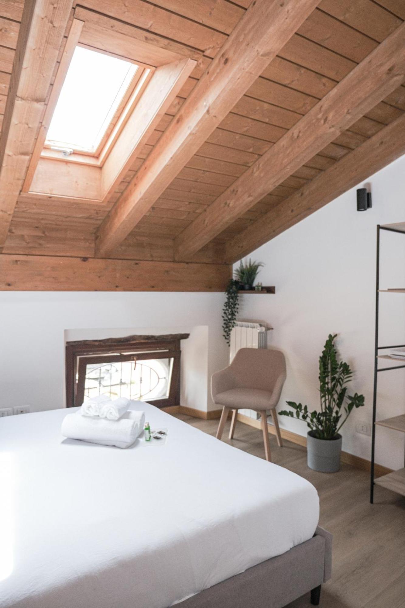 Ferienwohnung Charmescape Oldtown - 6 Min Walk To Berninaexpress Tirano Exterior foto