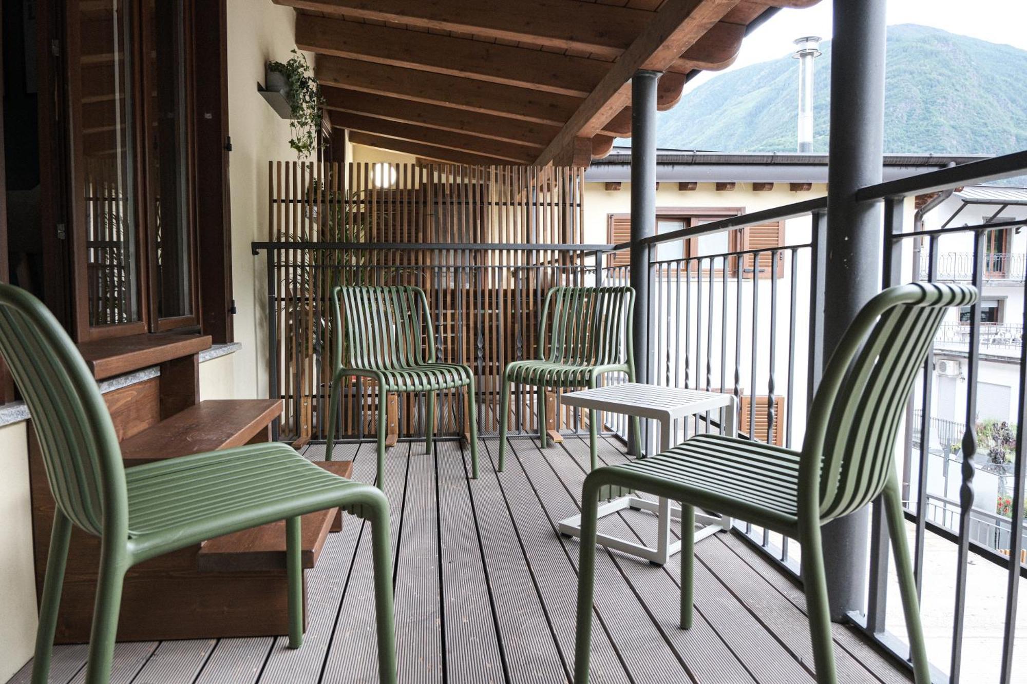 Ferienwohnung Charmescape Oldtown - 6 Min Walk To Berninaexpress Tirano Exterior foto